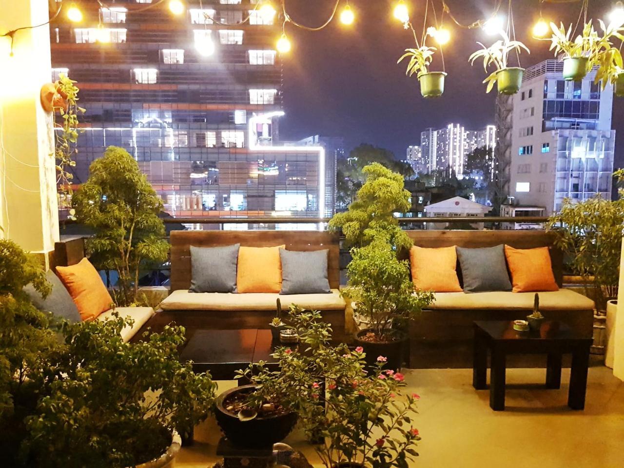 Khách sạn Green Suites Hotel